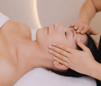 Terapia manualna twarzy